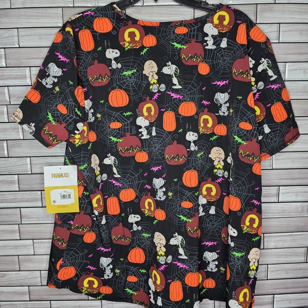 New PEANUTS Women's 2XL Halloween Charlie Brown Snoopy‎ Short Sleeve Scrub Top - Picture 3 of 9